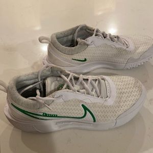 NikeCourt Air Zoom Pro
Women's Hard Court Tennis Shoes